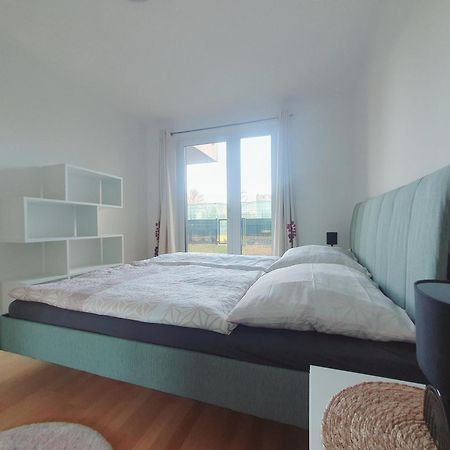 Near Lake One Bedroom Cute Apartment Wien Eksteriør billede