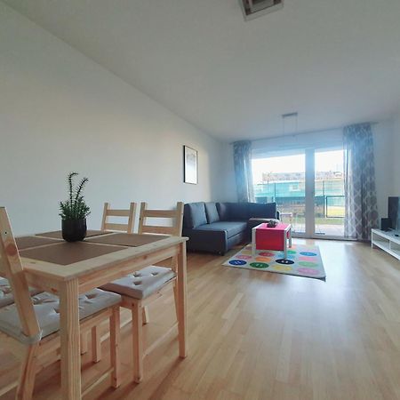 Near Lake One Bedroom Cute Apartment Wien Eksteriør billede